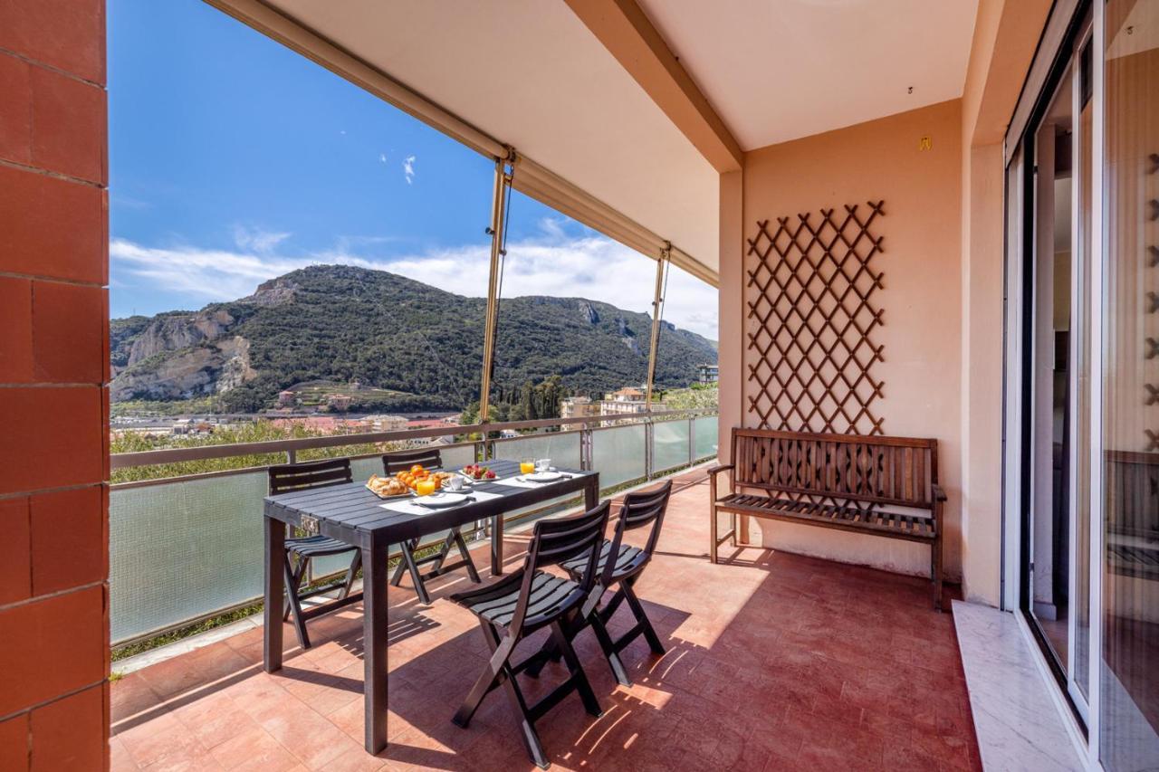 Casa Matilde - Appartamento Vista Mare - Con Posto Auto Finale Ligure Exterior foto